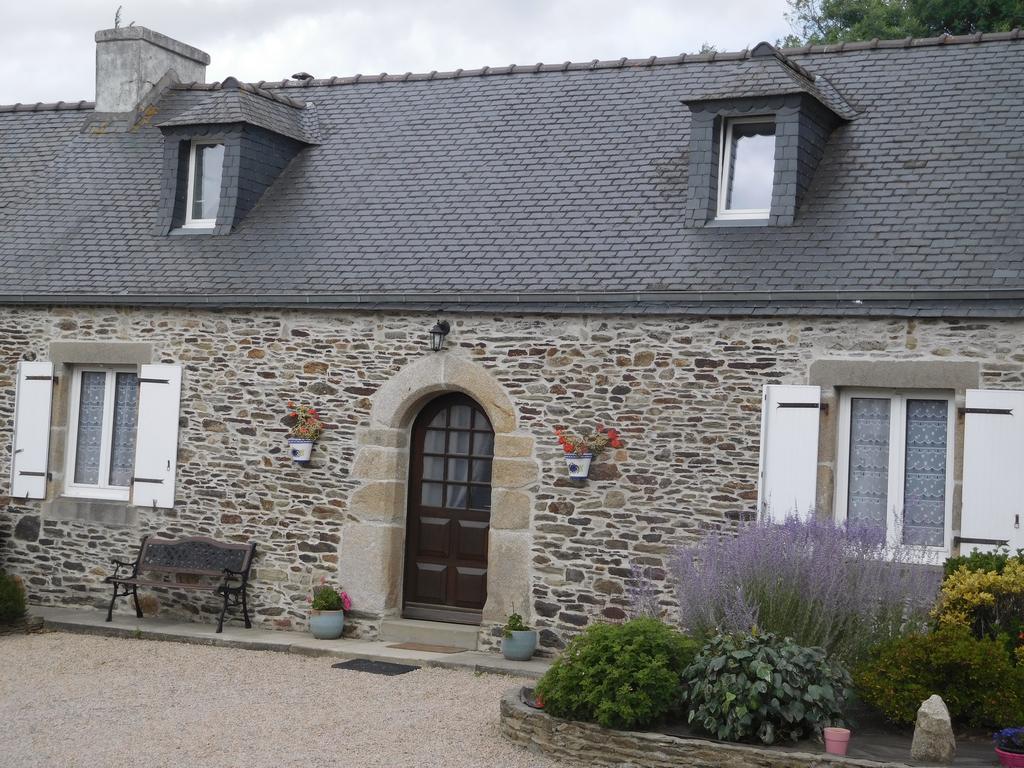 Les Gites De Kerroyal Garlan Exteriér fotografie